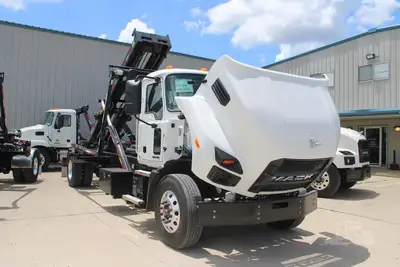 New | in-Stock 2027 MACK MD7 Rolloff Trucks Texas US | Roll Off Truck World #1491910