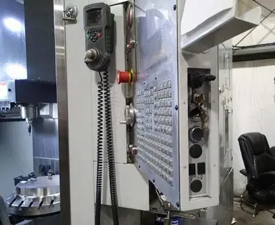 HAAS UMC-750 Universal Machining Centers | Lion Machinery (3)