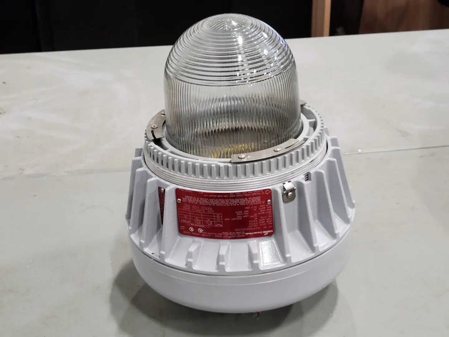 NEW CROUSE-HINDS EVLPFA02520/UNV