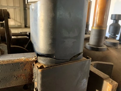 Westinghouse B-28-B Oil Circuit Breaker 1200A, 13800V, 125VDC Tr
