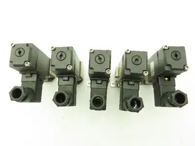 SMC VS3115-015DBL LOT OF 5 SMC VS3115-015DBL 3-Port Solenoid Valves 24 VDC Coil