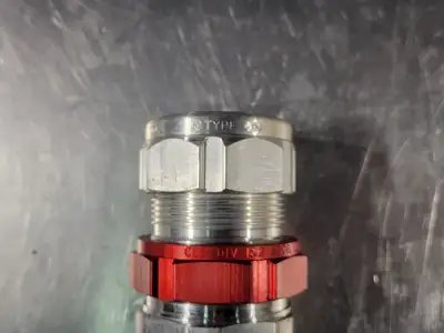 NEW THOMAS & BETTS STX100-467