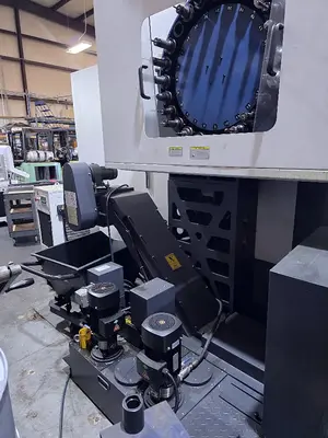 Used 2013 NEWAY HM503T Horizontal Machining Centers Illinois US | Machinery Marketing International #1047773
