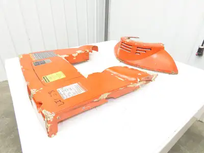Toyota 7HBW23 Plastic Shroud Cover Set Removed From 7HBW23 Pallet Jack 4500 lb