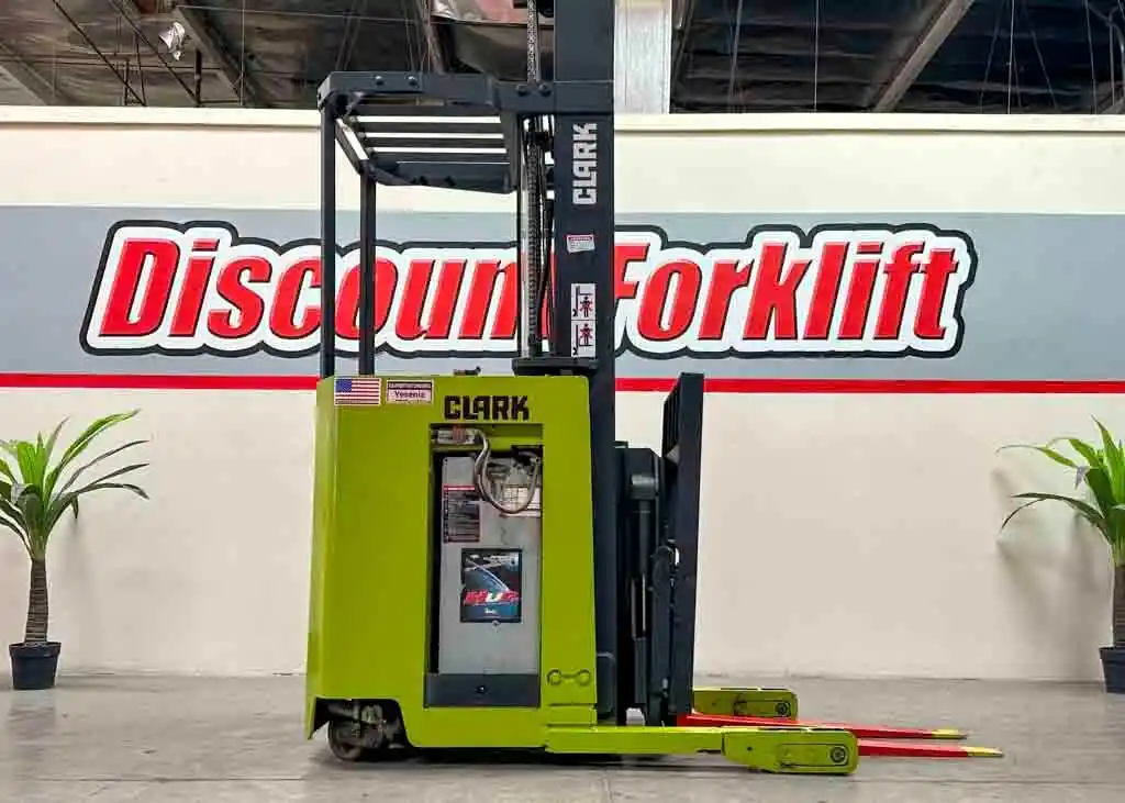 USED 1994 CLARK NP30