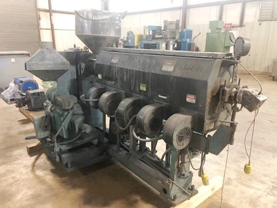 GLOUCESTER 2.5" 24:1  air cooled extruder Extruders, High Boy 1.6" - 2.5""" | Mark One Machinery (4)