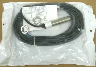 NEW ALLEN BRADLEY 871C-P5A18-16 INDUCTIVE PROXIMITY SWITCH X871C-P5A18-16