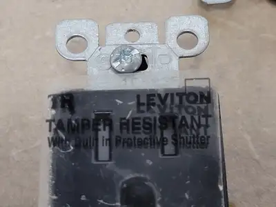 USED LEVITON T5325-E