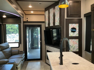Used 2022 GRAND DESIGN MOMENTUM Campers, Caravans, Motorhomes Michigan US | Miedema Asset Management Group #1366695