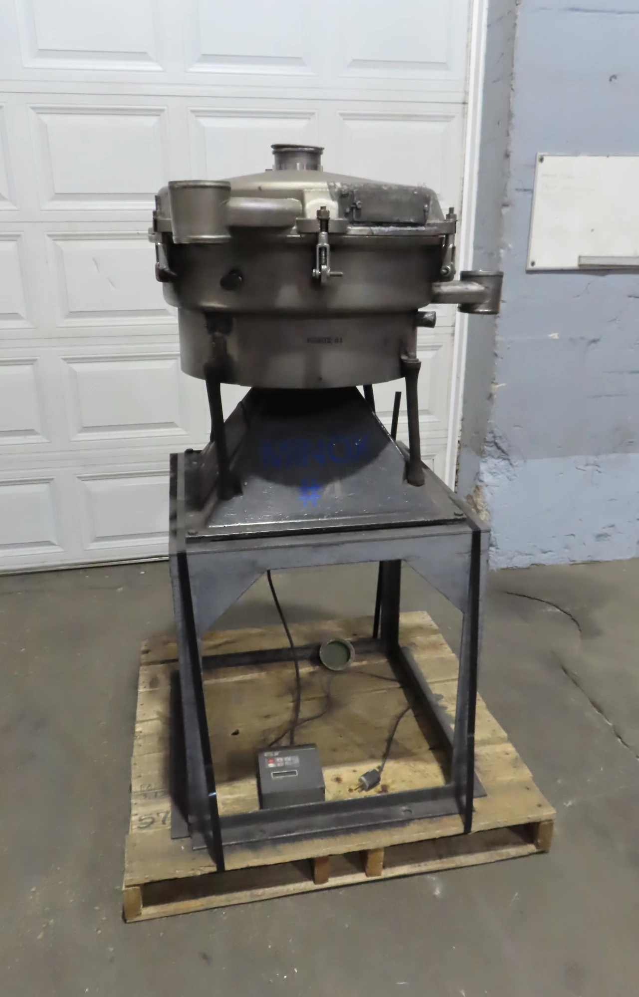 600 mm (24") Minox Vibratory Screener