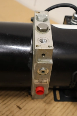 Used INNOTEK 27279A Hydraulic Pumps Minnesota US | Machinesused.com #1295554