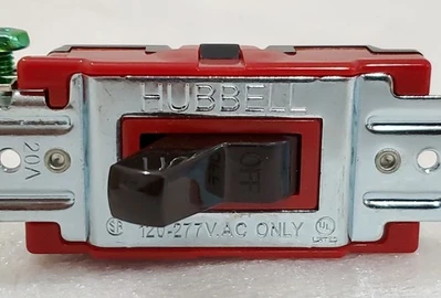 NEW Hubbell 1221B