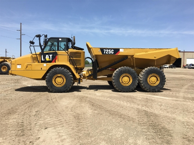 USED 2015 Caterpillar 725C