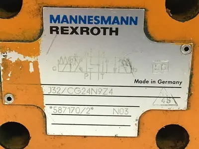 USED MANNESMANN REXROTH 4WE10J32/CG24N9Z4
