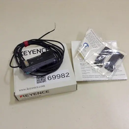 Used KEYENCE CORP FS-V12P Fiber Optics Michigan US | Ideal Machinery #601145