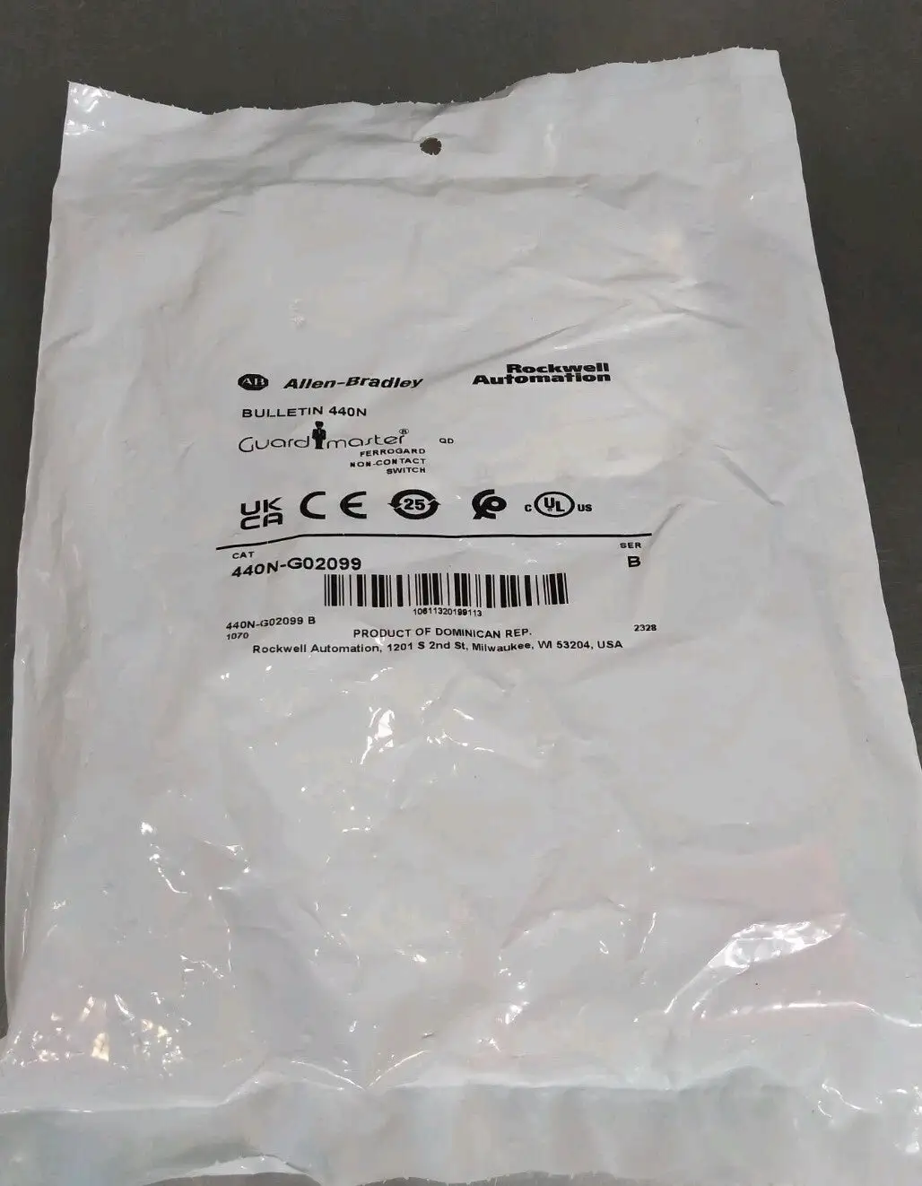 Allen Bradley 440N-G02099/B Safety Switch Module Loc4E32