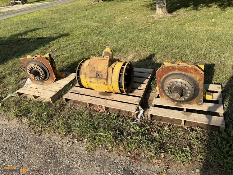 Used JOHN DEERE 672G TRANSMISSION DIFFERENTIAL -REQUIRES REPAIR. Construction Equipment Parts Michigan US | Miedema Asset Management Group #1414360