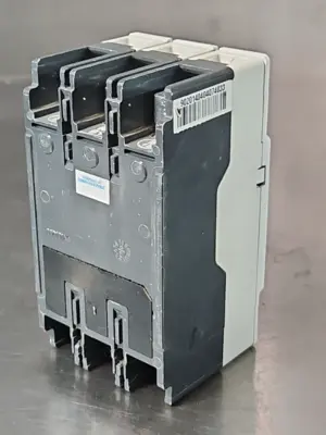Eaton HMCPE030H1C Circuit Breaker 30A 3 pole (BIN254)