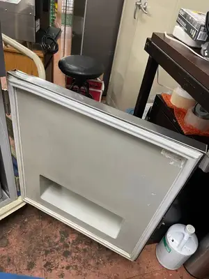 Used Silver King Used Silver King 25" Refrigerated Lettuce Crisper/Dispenser w/ (50) Head Capacity 120V Undercounter Refrigerators Illinois US | Falcon Restaurant Supply #1376110