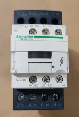 NEW Schneider Electric LC1DT32DB