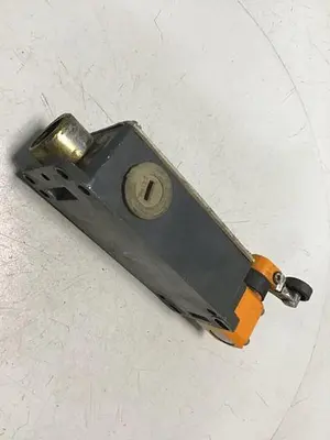 USED SIEMENS 3SE3 404-1G