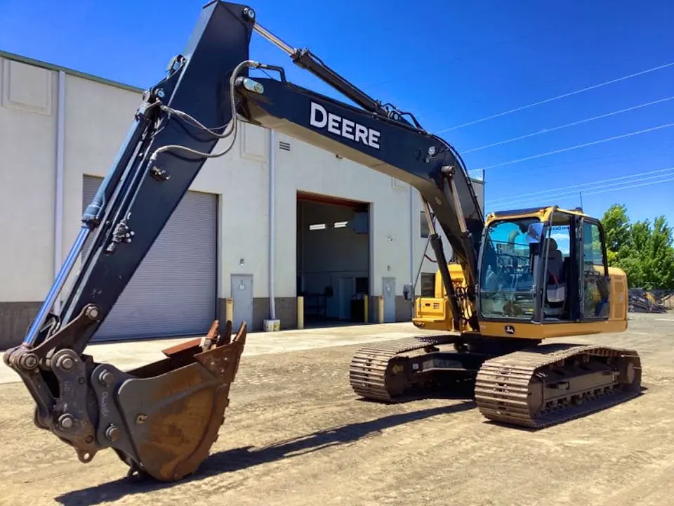 USED 2022 Deere 200 G