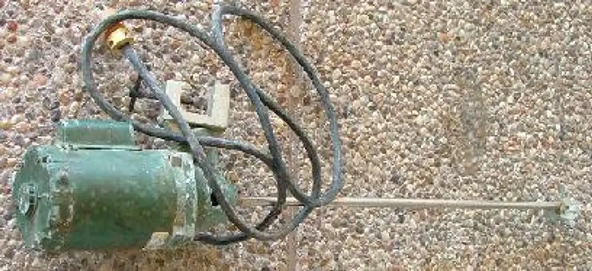 USED LIGHTNIN 3L31BLD2-7011. 120V