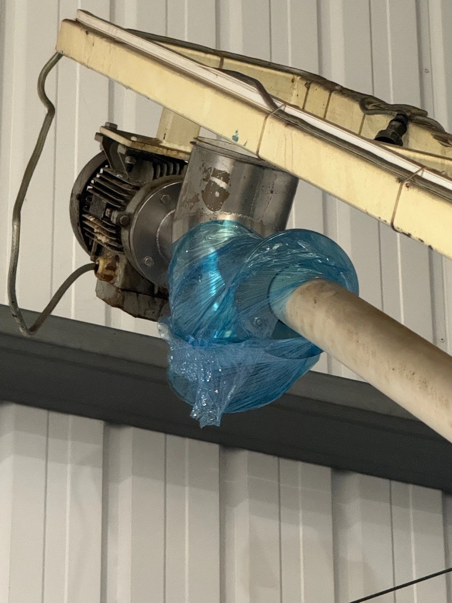 Spiroflow 1 ton Big Bag Discharge unit with elevator