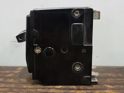 Used SQUARE D QO220 Switchgears British Columbia CA | Lenmark #242279