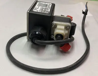 Used UNITED ELECTRIC CONTROLS 24-011 Miscellaneous Equipment (Electrical & Power) | Surplus Asset Holdings #1202129