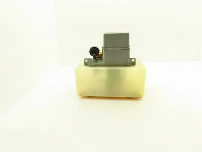 Showa LCB4 7864 Lubrication Oil Pump Machine Oiler 6L Steel Tank 0.1 L/Min 200V