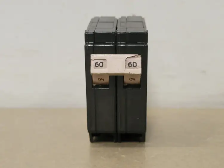 Used EATON CH260 Switchgears British Columbia CA | Lenmark #239148