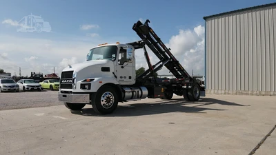 New | in-Stock 2025 MACK MD6 Rolloff Trucks Texas US | Roll Off Truck World #1491867