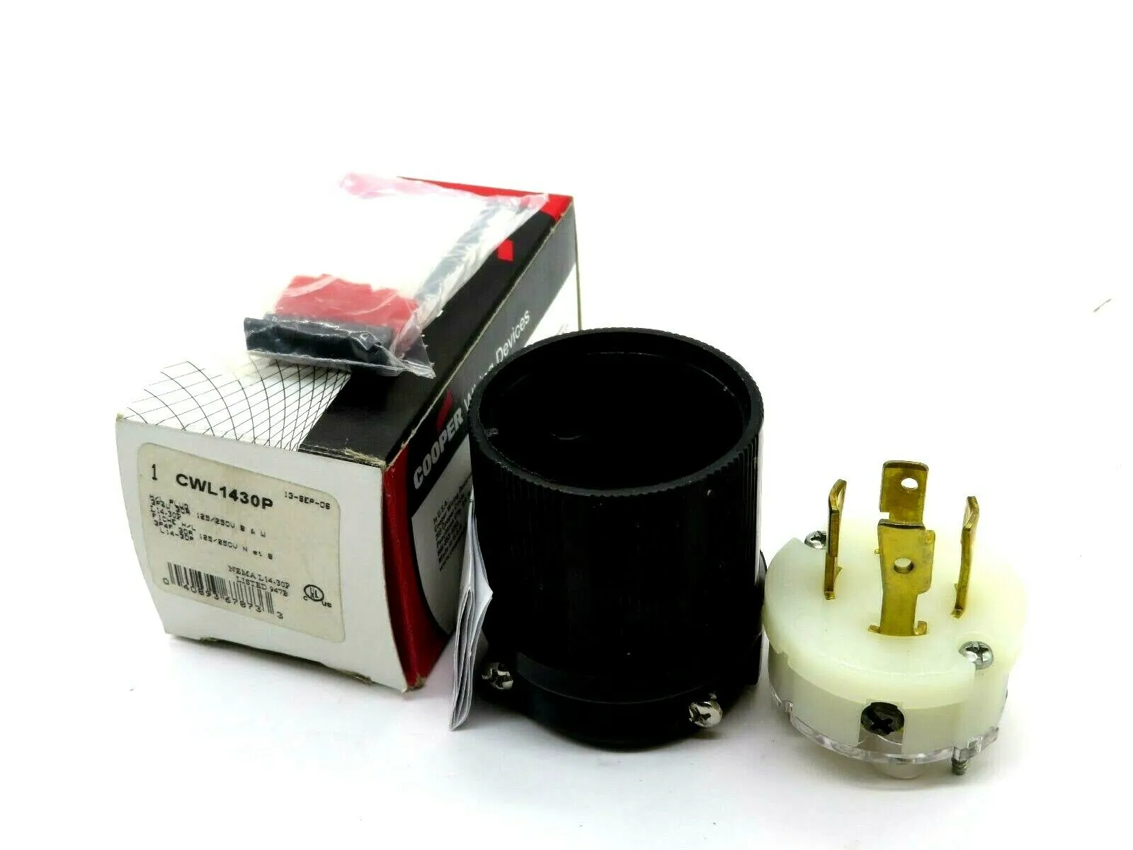 NEW COOPER CWL1430P PLUG 30 AMP 125/250 VAC