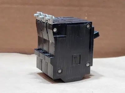 20 Amp, 3 Pole, 240 Volts Circuit Breaker Type QB