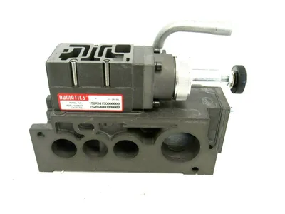 NEW NUMATICS 152RS4150000000 VALVE