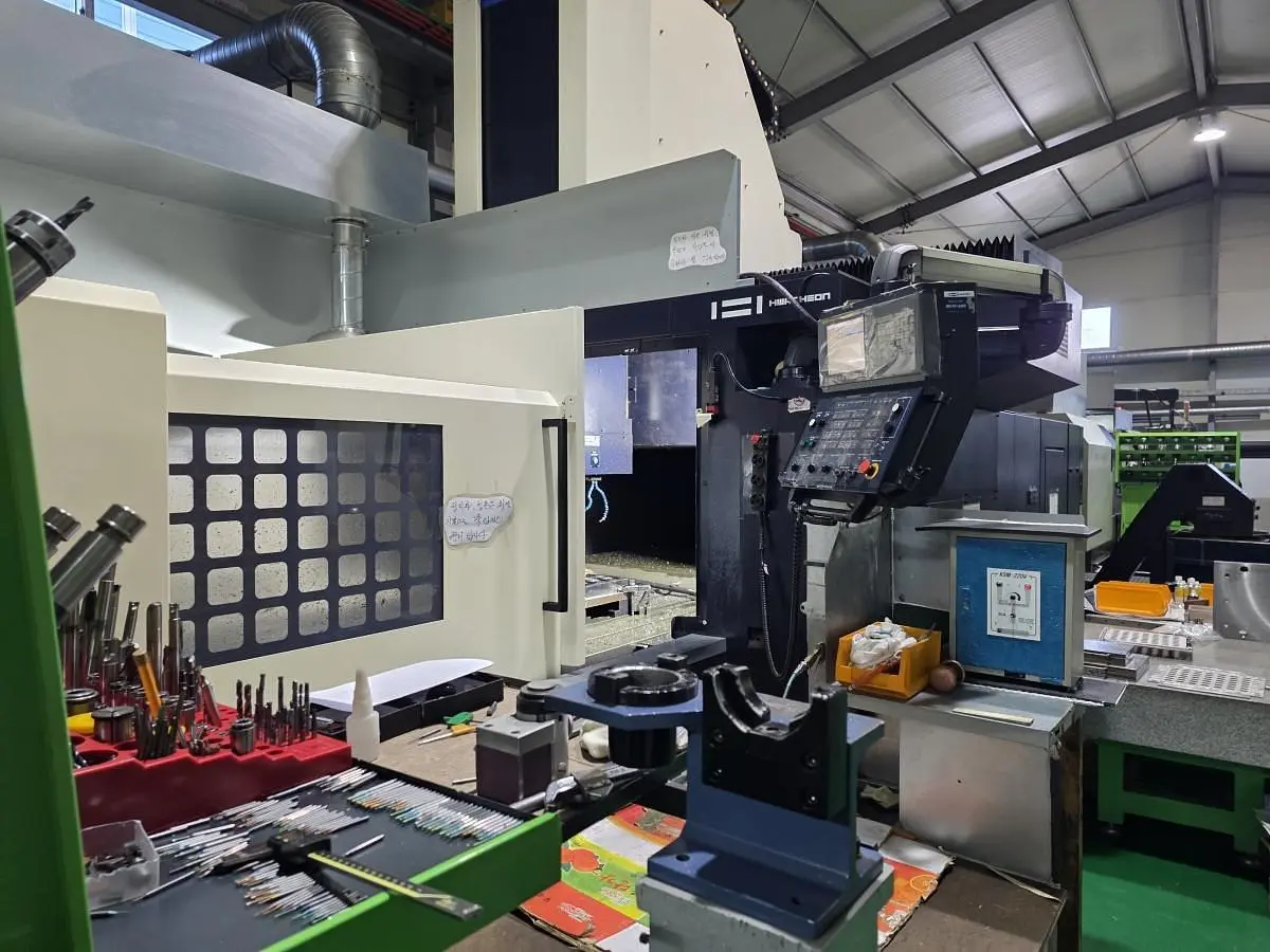 Used 2017 HWACHEON SIRIUS 1750L Vertical Machining Centers Georgia US | Shub Machinery #715520