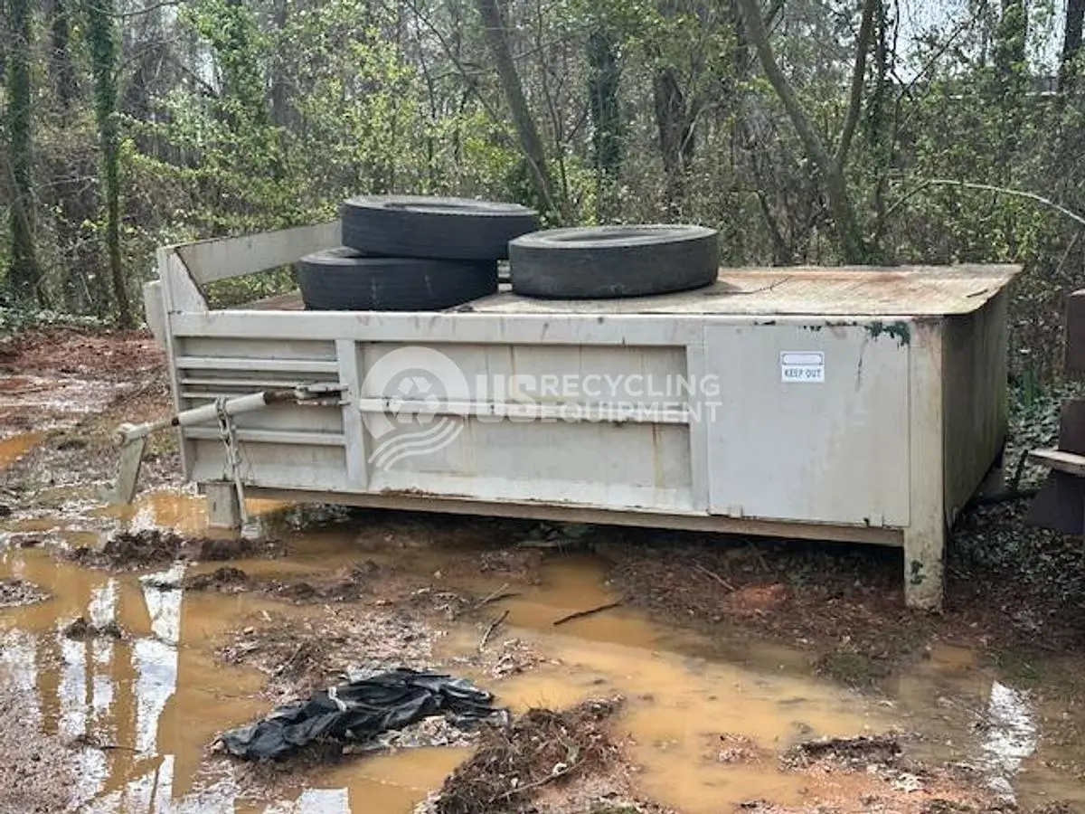 USED WASTEQUIP / MCCLAIN 4 YARD STATIONARY COMPACTOR