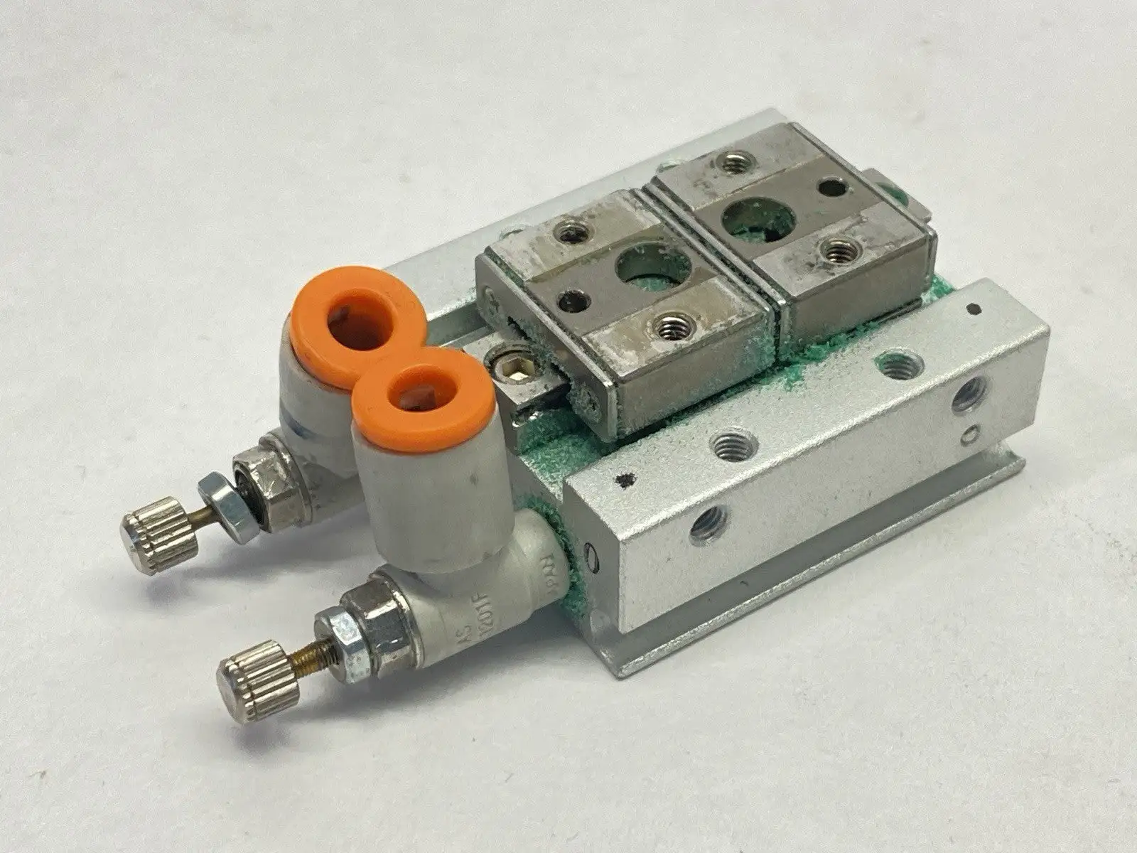MHF2-8D | SMC  Pneumatic Gripper 8mm Bore Short Stroke -  For parts or not working