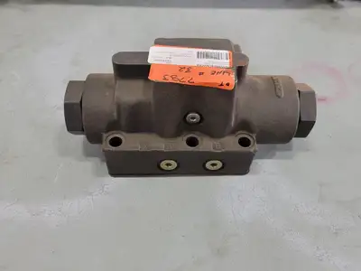 USED PARKER FILTRATION D1VHW4CNYCF4 75