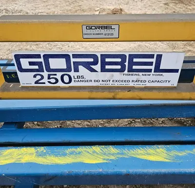 USED GORBEL 250# FREESTANDING BRIDGE CRANE SYSTEM W/VACUUM LIFT