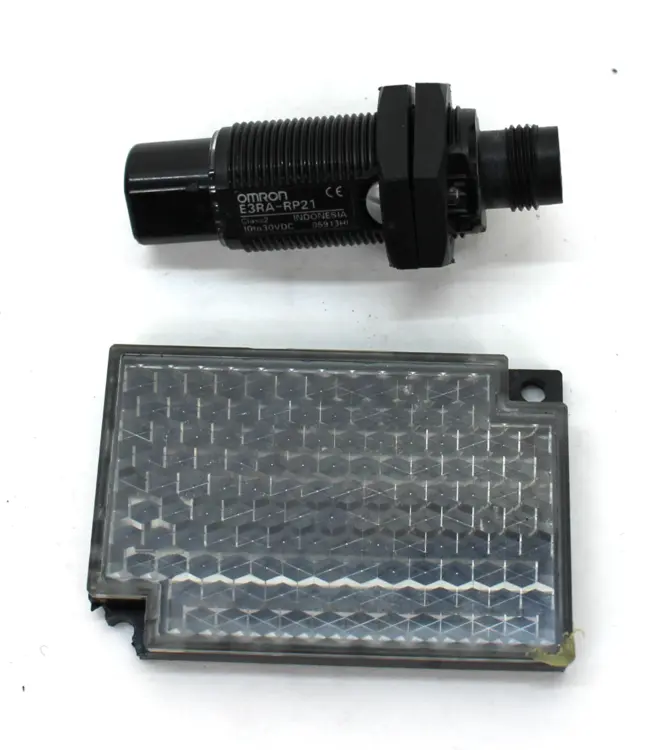 Used OMRON E3RA-RP21 Photoelectric Sensors Kentucky US | Industrial Parts R Us Inc. #357040