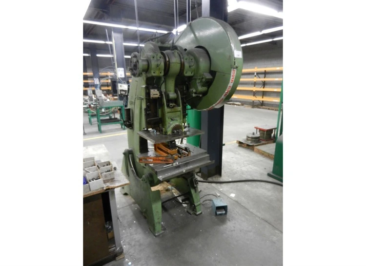 Used SCHULER 32 TON Gap Frame (OBS) Presses | Apt International N.V #364941