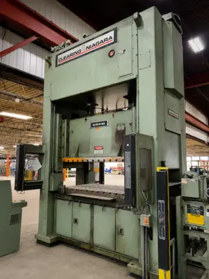 Used 1995 CLEARING NIAGARA CLEARING NIAGARA SE2-300-84-48-UH PRESS Straight Side Presses Tennessee US | Alma Machinery #1271716