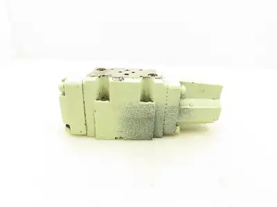 Rexroth 4WRZ 10 E1-85-40/6A24N9K4/D2MR Hydraulic Proportional Directional Valve