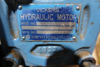 PALLET OF ASSORTED HYDRAULIC REPLACEMENT PARTS