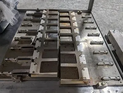 Klockner model LA-500 vertical strip packager