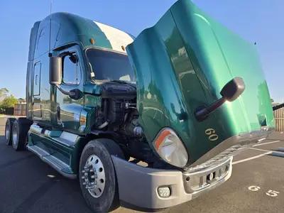 USED 2012 FREIGHTLINER CASCADIA 125