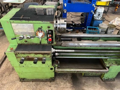 ZMM Centre Lathe, in very good used condition, visible under power