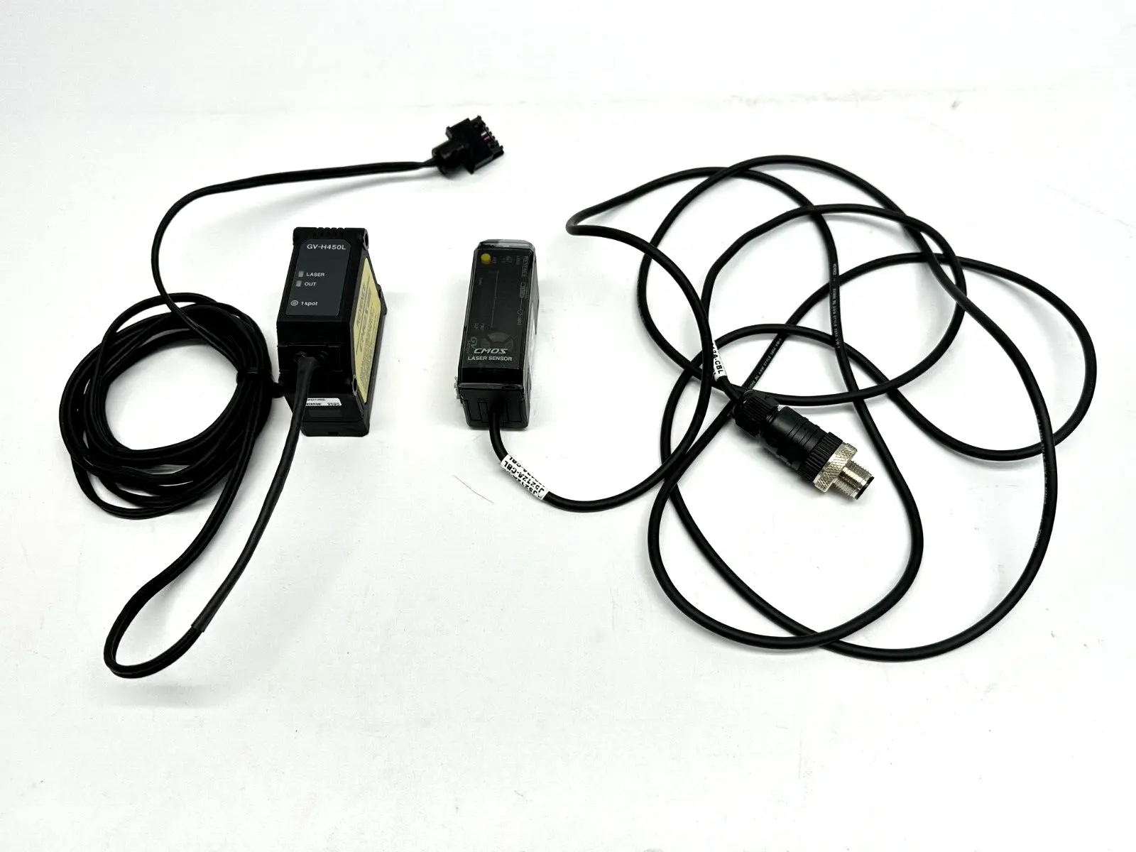GV-H450L | Keyence  CMOS Laser Sensor w/ GV-22P Amplifier - Used
